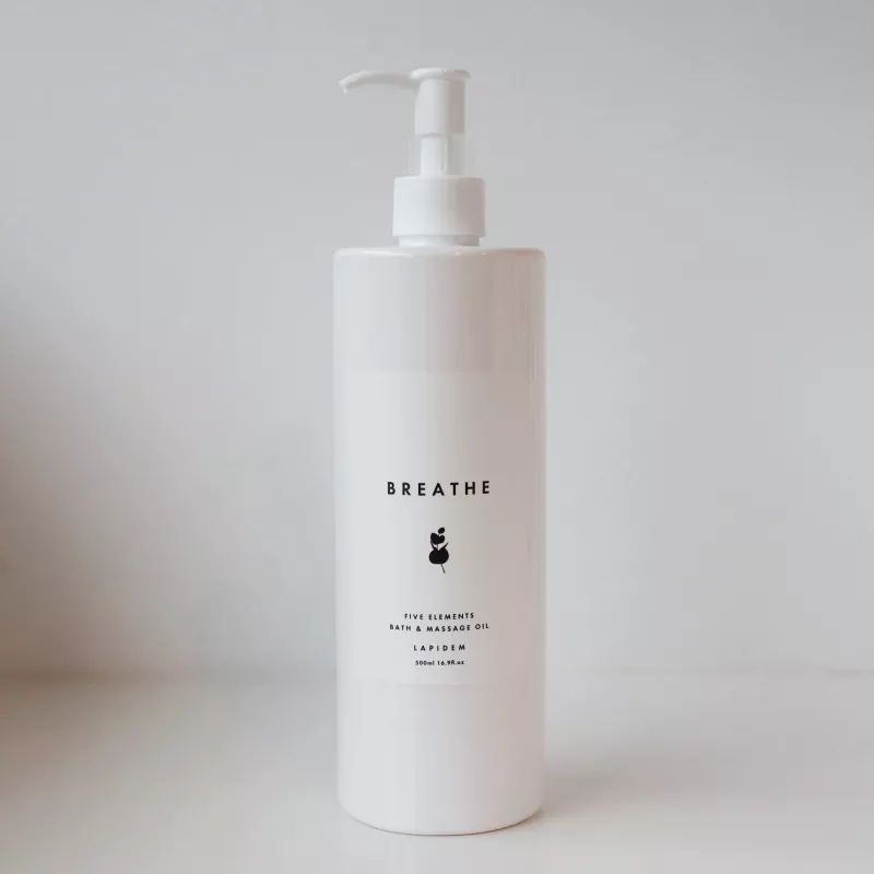 46768c13657be88a210744738dc108bb Lapidem Five Elements Bath & Massage Oil Breathe 04, 500mL - Image 1